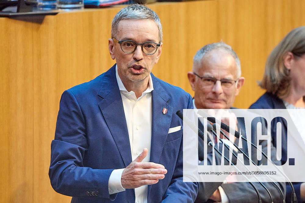 - Wien 11.06.2026 - Debatte Budget Österreichisches Parlament - Der Nationalrat trat heute im Hohen Haus zu einer regluären Nationalratssitzung zusammen. Haupthema war die gestrige Budgetrede des Finanzministers und die Debatte darüber. PHOTO: Finanzminister Markus Marterbauer (SPÖ) auf der Regierungsbank. FPÖ-Bundesparteiobmann Herbert Kickl (L) am Rednerpult. Vienna (AUSTRIA) - Austrian Parliament National Council session - The National Council met today in Parliament for a regular National Council session. The topic of the plenary session was the Budget Speech by the Austrian Minister of Finance. Budget, Finanzen, Staatsfinanzen, Geld, Steuern, Ausgaben, Einnahmen, Regierung, echtes Dopelbudet 2027 28 , 2028, Schulden, Nationa