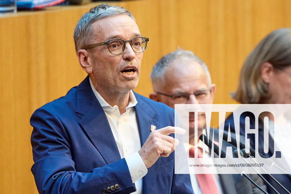 - Wien 11.06.2026 - Debatte Budget Österreichisches Parlament - Der Nationalrat trat heute im Hohen Haus zu einer regluären Nationalratssitzung zusammen. Haupthema war die gestrige Budgetrede des Finanzministers und die Debatte darüber. PHOTO: Finanzminister Markus Marterbauer (SPÖ) auf der Regierungsbank. FPÖ-Bundesparteiobmann Herbert Kickl (L) am Rednerpult. Vienna (AUSTRIA) - Austrian Parliament National Council session - The National Council met today in Parliament for a regular National Council session. The topic of the plenary session was the Budget Speech by the Austrian Minister of Finance. Budget, Finanzen, Staatsfinanzen, Geld, Steuern, Ausgaben, Einnahmen, Regierung, echtes Dopelbudet 2027 28 , 2028, Schulden, Nationa