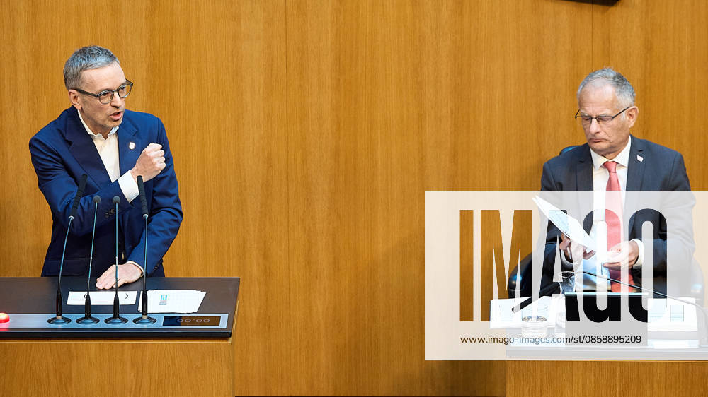 - Wien 11.06.2026 - Debatte Budget Österreichisches Parlament - Der Nationalrat trat heute im Hohen Haus zu einer regluären Nationalratssitzung zusammen. Haupthema war die gestrige Budgetrede des Finanzministers und die Debatte darüber. PHOTO: Finanzminister Markus Marterbauer (SPÖ) auf der Regierungsbank. FPÖ-Bundesparteiobmann Herbert Kickl (L) am Rednerpult. Vienna (AUSTRIA) - Austrian Parliament National Council session - The National Council met today in Parliament for a regular National Council session. The topic of the plenary session was the Budget Speech by the Austrian Minister of Finance. Budget, Finanzen, Staatsfinanzen, Geld, Steuern, Ausgaben, Einnahmen, Regierung, echtes Dopelbudet 2027 28 , 2028, Schulden, Nationa