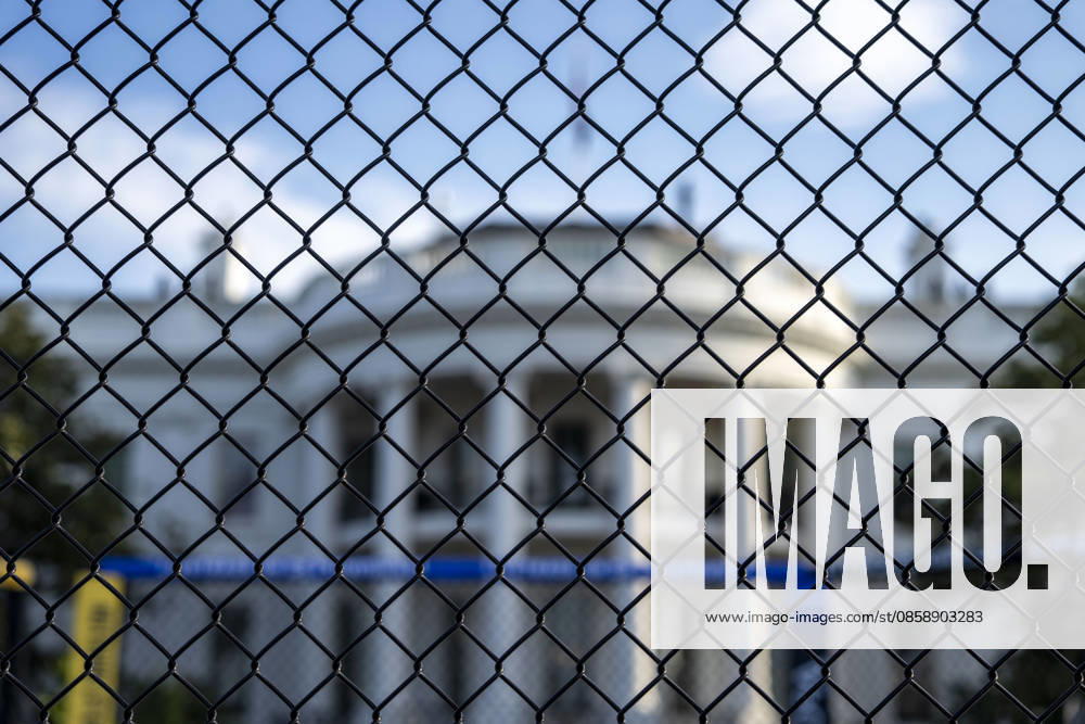 The Ultimate Fighting Championship (UFC) arena is seen as preparations continue for the UFC Freedom 250 event on the South Lawn of the White House in Washington, DC on Thursday, June 11, 2026. President Donald Trump is hosting a series of fighting matches on the South Lawn on Flag Day and his 80th birthday, June 14, in honor of America s 250th birthday. WAP20260611305 BONNIExCASH