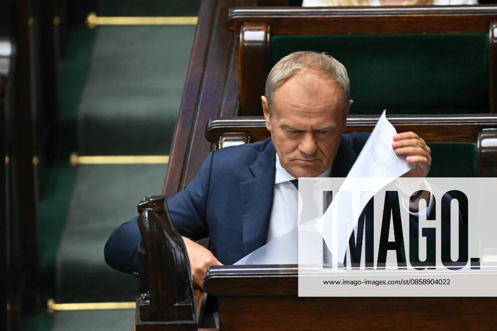 WARSZAWA SEJM RP Warsaw 10 06 2026 59th session of the Sejm of the 10th term - Polish Parliament DEBATA I GLOSOWANIE NAD WOTUM NIEUFNOSCI DLA MINISTRA MSWIA MARCINA KIERWINSKIEGO DEBATE AND VOTE ON THE NO-CONFIDENCE MOTION FOR THE MINISTER OF THE INTERIOR MARCIN KIERWINSKI N Z DONALD TUSK FOT DAMIAN BURZYKOWSKI NEWSPIX.PL NEWSPIX.PL --- newspix.pl