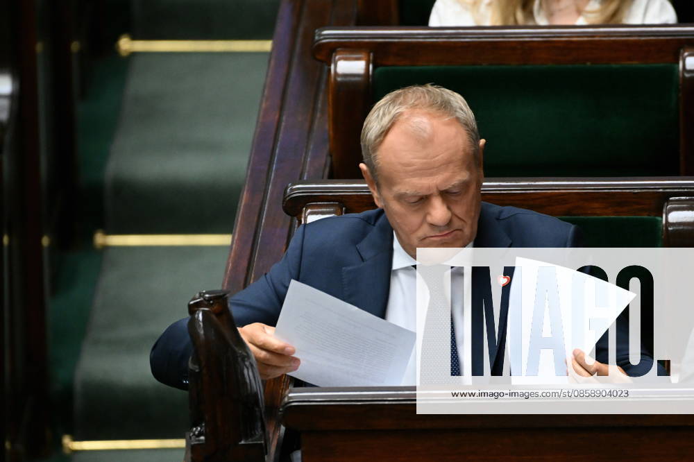 WARSZAWA SEJM RP Warsaw 10 06 2026 59th session of the Sejm of the 10th term - Polish Parliament DEBATA I GLOSOWANIE NAD WOTUM NIEUFNOSCI DLA MINISTRA MSWIA MARCINA KIERWINSKIEGO DEBATE AND VOTE ON THE NO-CONFIDENCE MOTION FOR THE MINISTER OF THE INTERIOR MARCIN KIERWINSKI N Z DONALD TUSK FOT DAMIAN BURZYKOWSKI NEWSPIX.PL NEWSPIX.PL --- newspix.pl