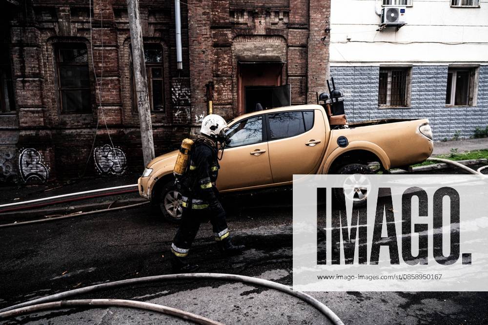 Shahed on a building in the center of Kharkiv KHARKIV, UKRAINE, June 9, 2026 Emergency services respond to a building fire in the city center following a drone strike. Firefighters work to contain the blaze while rescue operations and damage assessment continue in the area. Photo: Vincenzo Circosta JNA press (Photo by JNA Press JNA Press via Nexpher Images) Kharkiv kharkiv Oblast