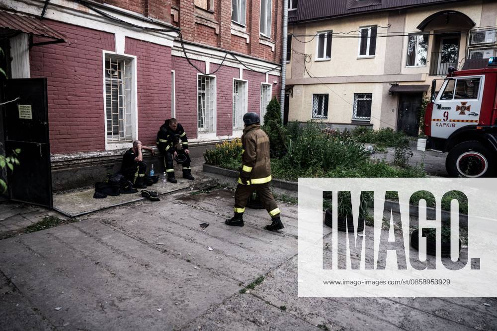 Shahed on a building in the center of Kharkiv KHARKIV, UKRAINE, June 9, 2026 Emergency services respond to a building fire in the city center following a drone strike. Firefighters work to contain the blaze while rescue operations and damage assessment continue in the area. Photo: Vincenzo Circosta JNA press (Photo by JNA Press JNA Press via Nexpher Images) Kharkiv kharkiv Oblast