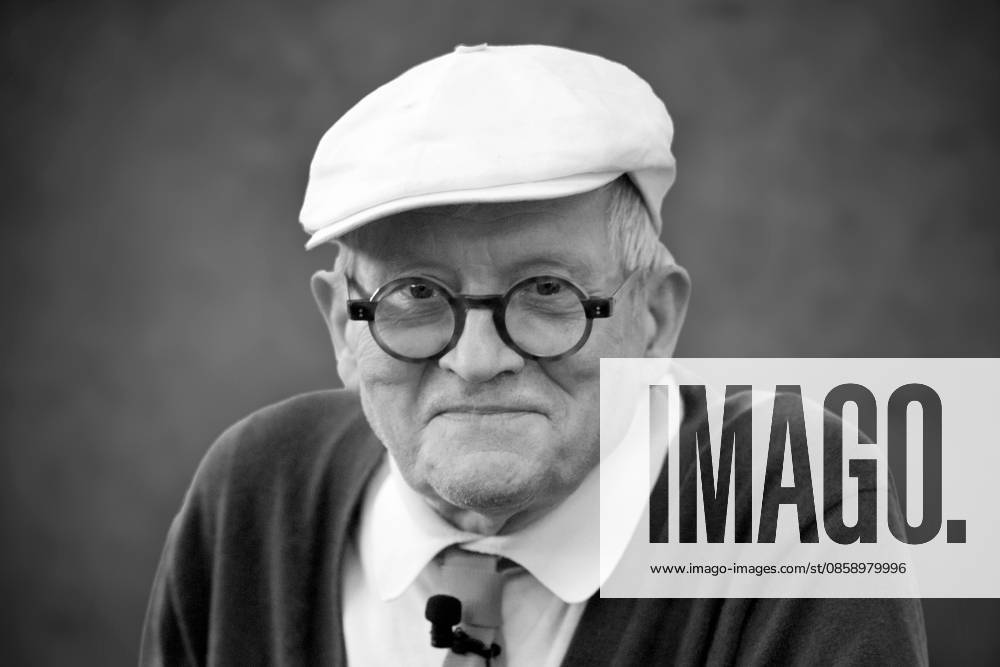 ACHTUNG FOTOMONTAGE: Britischer Kuenstler David HOCKNEY im Alter von 88 Jahren gestorben. ARCHIVFOTO; Portraet, Portro¤t, Portrait, angeschnittenes Einzelbild, Einzelmotiv,
