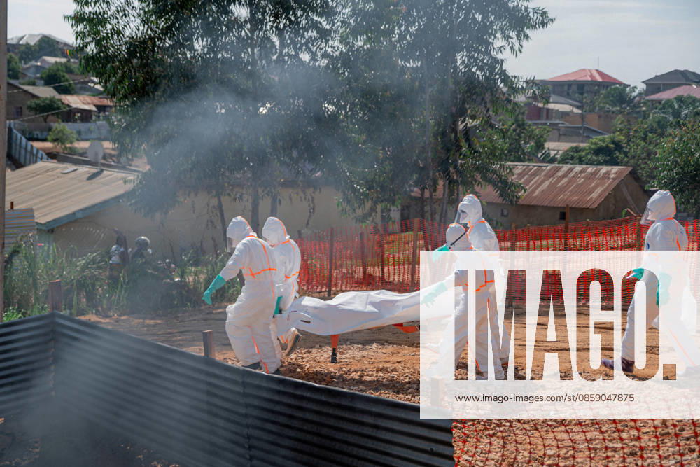 Ebola outbreak in Democratic Republic of Congo BUNIA, DEMOCRATIC REPUBLIC OF THE CONGO - JUNE 13: A body is taken to the morgue of Nyankunde Medical Center for burial procedures by health teams wearing protective suits as part of epidemic control measures, as an infected citizen who has the Ebola virus has died in Bunia, Democratic Republic of the Congo (DRC), on June 13, 2026. Stringer Anadolu Bunia Democratic Republic of the Congo. Editorial use only. Please get in touch for any other usage.