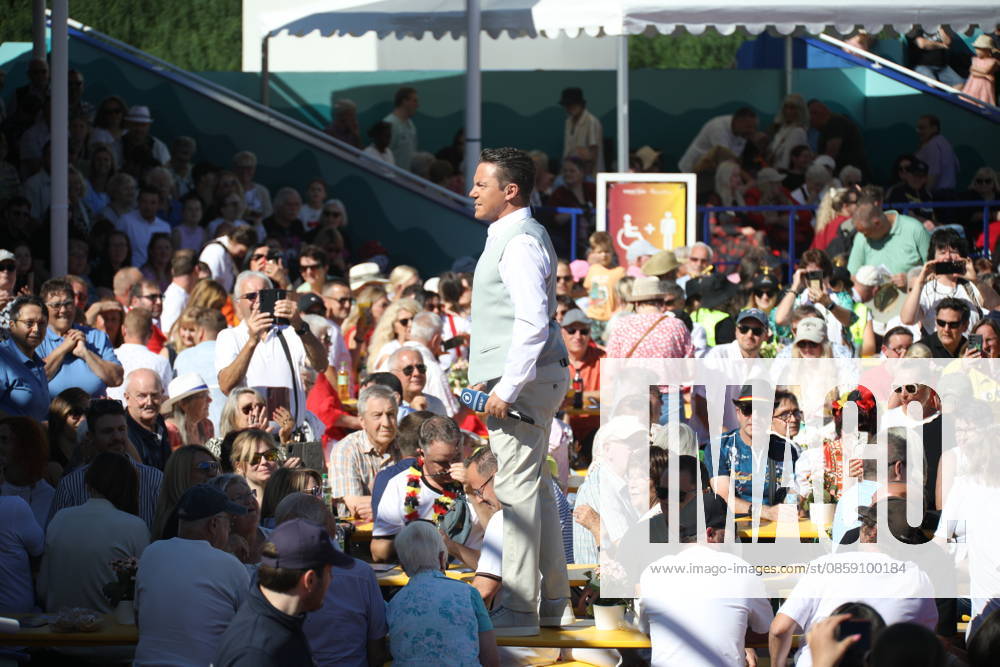 Stefan Mross in der ARD TV-Show Immer wieder sonntags im Europa-Park. Rust