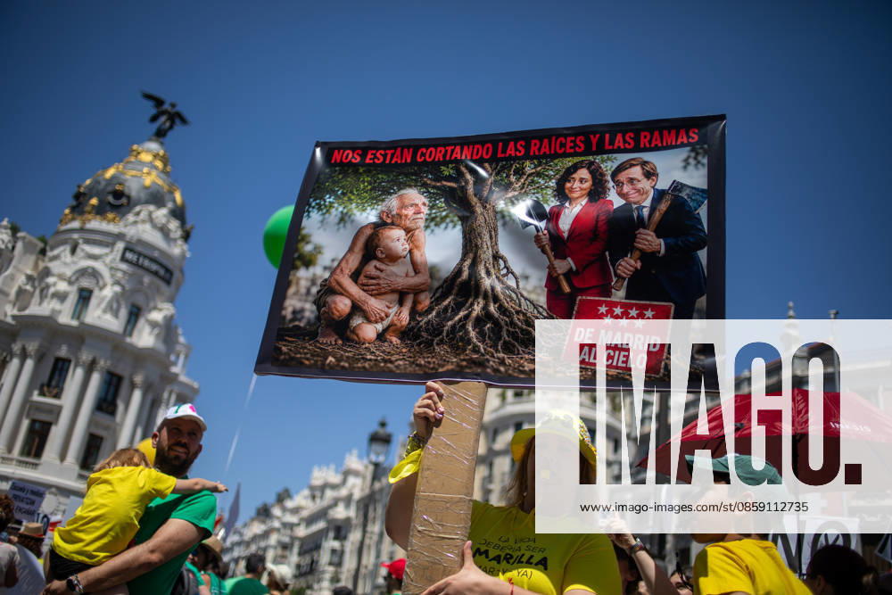 Demonstration in support of public education in Madrid, Spain - 14 Jun 2026 Protesters carry banners expressing their opinion during a demonstration. Protesters stage a demonstration in support of public education in Madrid, organized by the trade unions Workers Commissions (CCOO), General Union of Workers (UGT), and the Confederation of Parents Associations, AFAS, and FAMPAS of the Community of Madrid (Confapa). Madrid Spain