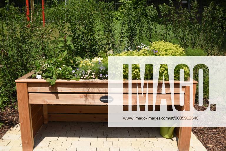 Hochbeet, Kraeuter, Gemuese raised bed, Herbs, Vegetables