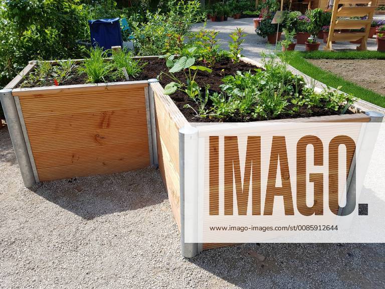 Hochbeet, Kraeuter, Gemuese raised bed, Herbs, Vegetables