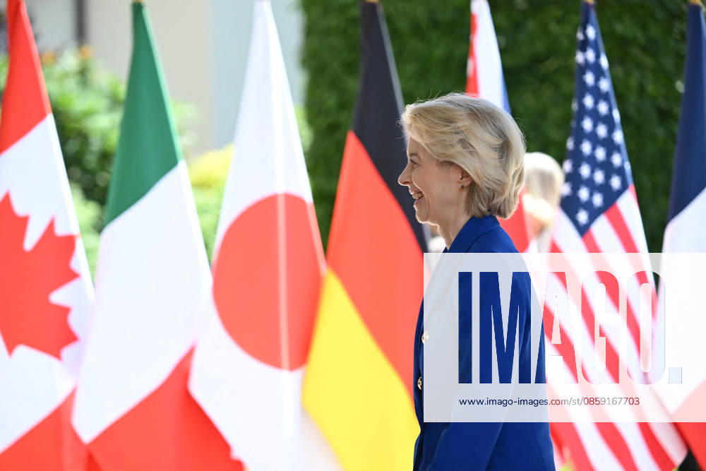 Ursula von der Leyen, President of the European Commission Arrivées des chefs détats et de gouvernement au sommet du G7 à Evian le 15 juin 2026 Jeanne Accorsini Bestimage Arrival of heads of state and government at the G7 summit in Evian on June 15, 2026 Evian France