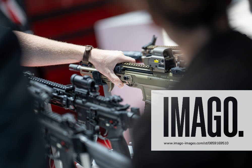 Messestand Heckler & Koch mit Handfeuerwaffen und Maschinengewehren;Rüstungsmesse Eurosatory 2026 in Parc des Expositions de Paris Nord Villepinte, Villepinte Paris France Parc des Expositions de Paris No