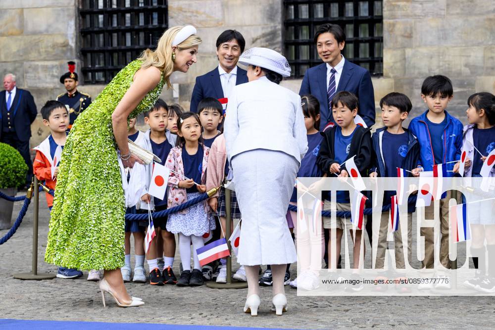 Amsterdam, The Netherlands, 2026-06-17 10:14:36 AMSTERDAM, 17-06-2026, Dam Square At the invitation of King Willem-Alexander and Queen Maxima, Emperor Naruhito of Japan is paying a state visit to the Netherlands. Emperor Naruhito is accompanied by Her Majesty Empress Masako. The state visit is a confirmation of the close and historic relationship between Japan and the Netherlands. The countries share 426 years of bilateral relations. PHOTO: NLBeeld Patrick van Emst In the photo: King Willem-Alexander and Queen Maxima officially welcome Emperor Naruhito and Empress Masako at Dam Square in Amsterdam. After the delegations are introduced, the Royal Military Band Johan Willem Friso plays the national anthems of both countries. This is follo