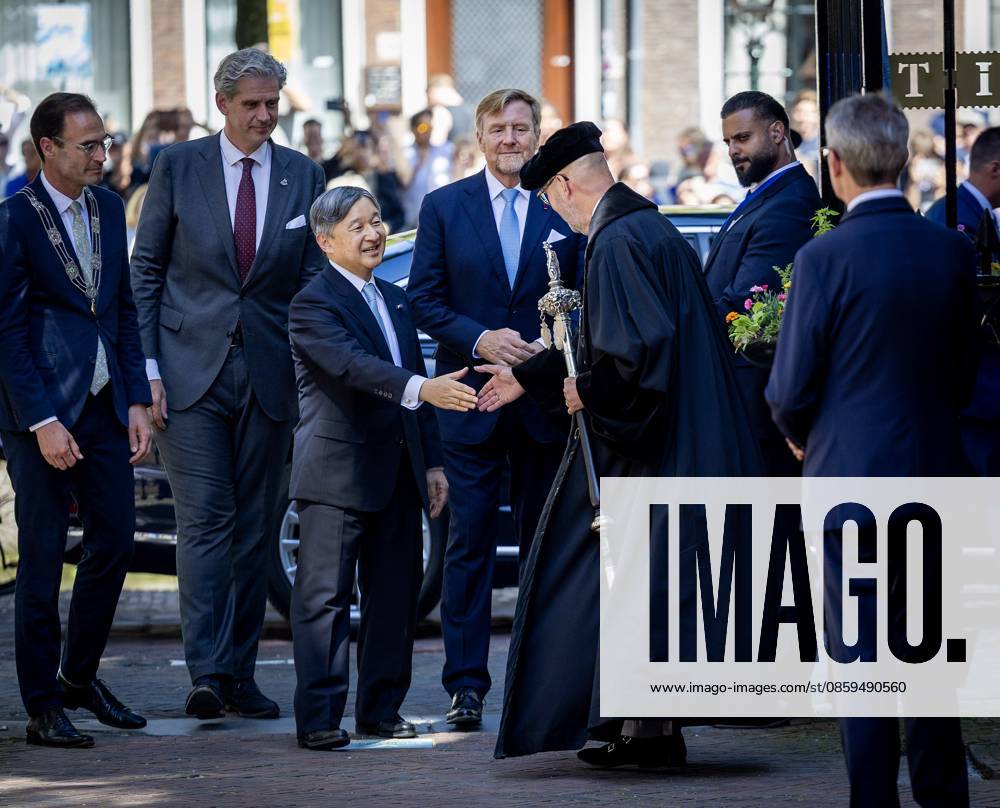 Leiden, The Netherlands, 2026-06-18 14:24:46 LEIDEN, 18-06-2026, Leiden University At the invitation of King Willem-Alexander and Queen Maxima, Emperor Naruhito of Japan is paying a state visit to the Netherlands. Emperor Naruhito is accompanied by Her Majesty Empress Masako. The state visit is a confirmation of the close and historic relationship between Japan and the Netherlands. The countries share 426 years of bilateral relations. PHOTO: NLBeeld POOL Albert Nieboer In the photo: Emperor Naruhito and King Willem-Alexander visit Leiden University. In the Academy Building, they visit a temporary exhibition of objects from various Leiden Japan collections, the Sweat Room where graduates sign their names, and the Senate Chamber. Credit: