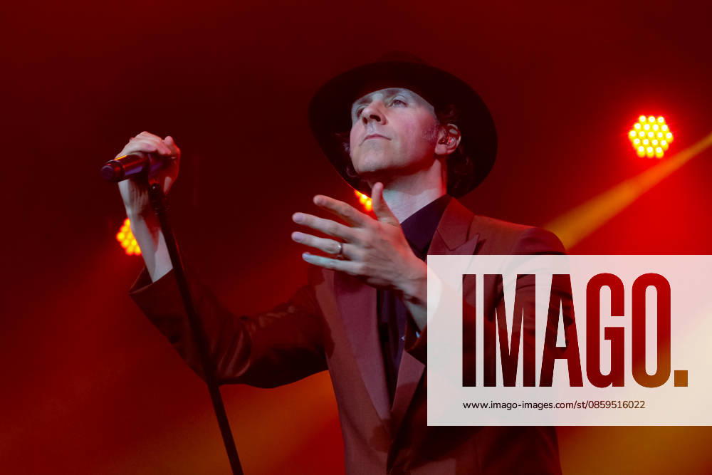 Paul Smith performs at the Isle of Wight festival in Newport, UK - 18 Jun 2026 Paul Smith, lead singer and songwriter with British rock band Maximo Park performing live on stage at Isle of Wight festival. Maxïmo Park are an English alternative rock band formed in 2000 in .The band currently consists of Paul Smith (lead vocals), Duncan Lloyd (guitar, bass, keyboards, backing vocals), and Tom English (drums) Newport United Kingdom
