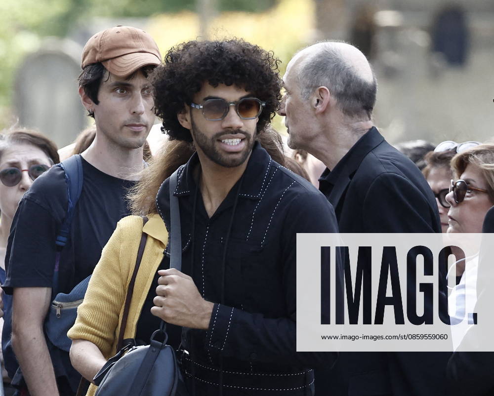 Gwendal Marimoutou at the funeral of Mr. Satrapi at the Père Lachaise Crematorium in Paris on June 19, 2026. The author of the famous graphic novel, which was adapted into a film, Persepolis, died on June 3, 2026, at the age of 56, inconsolable over the loss of her husband, M. Ripa, which occurred a year earlier. Cyril Moreau Bestimage The funeral of M. Satrapi at the Père Lachaise Crematorium in Paris, on June 19, 2026. The author of the famous graphic novel, adapted into a film, Persepolis, died on June 3, 2026, at the age of 56, inconsolable over the loss of her husband, M. Ripa, which occurred a year earlier. Paris, France,detected_source_language