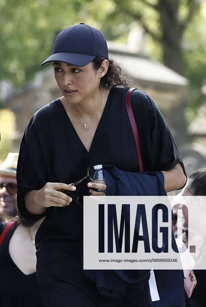 Golshifteh Farahani at Mr. Satrapi’s funeral at the Père Lachaise Crematorium in Paris on June 19, 2026. The author of the famous graphic novel, which was adapted into a film, Persepolis, died on June 3, 2026, at the age of 56, inconsolable over the loss of her husband, M. Ripa, which occurred a year earlier. Cyril Moreau Bestimage The funeral of M. Satrapi at the Père Lachaise Crematorium in Paris, on June 19, 2026. The author of the famous graphic novel, adapted into a film, Persepolis, died on June 3, 2026, at the age of 56, inconsolable over the loss of her husband, M. Ripa, which occurred a year earlier. Paris, France,detected_source_language