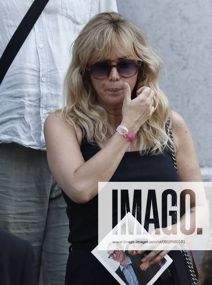 Enora Malagré at the funeral of Mr. Satrapi at the Père Lachaise Crematorium in Paris on June 19, 2026. The author of the famous graphic novel, which was adapted into a film, Persepolis, died on June 3, 2026, at the age of 56, inconsolable over the loss of her husband, M. Ripa, which occurred a year earlier. Cyril Moreau Bestimage at the funeral of M. Satrapi at the Père Lachaise Crematorium in Paris, on June 19, 2026. The author of the famous graphic novel, adapted into a film, Persepolis, died on June 3, 2026, at the age of 56, inconsolable over the loss of her husband, M. Ripa, which occurred a year earlier. Paris, France,detected_source_language