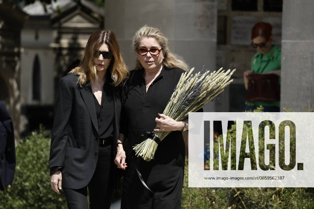 Catherine Deneuve and her daughter Chiara Mastroianni at the funeral of Mr. Satrapi at the Père Lachaise Crematorium in Paris on June 19, 2026. The author of the famous graphic novel, which was adapted into a film, Persepolis, died on June 3, 2026, at the age of 56, inconsolable over the loss of her husband, M. Ripa, which had occurred a year earlier. Cyril Moreau Bestimage at the funeral of M. Satrapi at the Père Lachaise Crematorium in Paris, on June 19, 2026. The author of the famous graphic novel, adapted into a film, Persepolis, died on June 3, 2026, at the age of 56, inconsolable over the loss of her husband, M. Ripa, which occurred a year earlier. Paris, France,detected_source_language