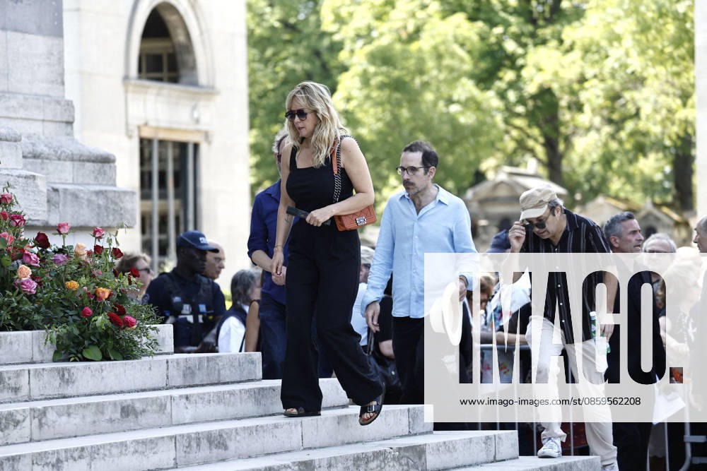 Enora Malagré at the funeral of Mr. Satrapi at the Père Lachaise Crematorium in Paris on June 19, 2026. The author of the famous graphic novel, which was adapted into a film, Persepolis, died on June 3, 2026, at the age of 56, inconsolable over the loss of her husband, M. Ripa, which had occurred a year earlier. Cyril Moreau Bestimage at the funeral of M. Satrapi at the Père Lachaise Crematorium in Paris, on June 19, 2026. The author of the famous graphic novel, adapted into a film, Persepolis, died on June 3, 2026, at the age of 56, inconsolable over the loss of her husband, M. Ripa, which occurred a year earlier. Paris, France,detected_source_language