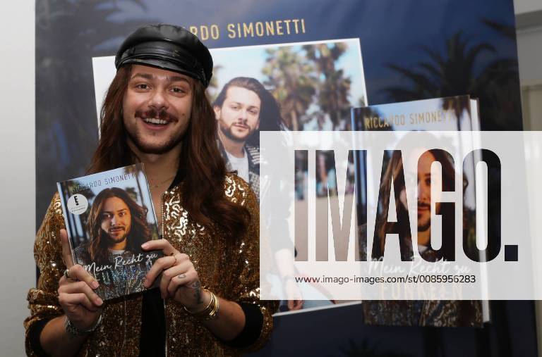 Deutschland, Frankfurt, Messe, Buchmesse, Bookfair, Pressekonferenz Blogger und TV-Gesicht Riccardo Simonetti stellt sein Buch Mein Recht zu funkeln auf der frankfurter Buchmesse vor Bild zeigt: Riccardo Simonetti