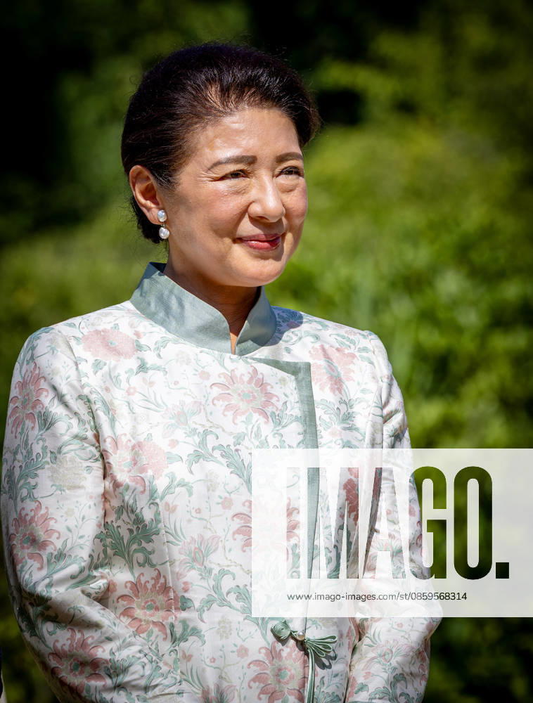 Amsterdam Empress Masako planting a cherry tree in the Blossom Park in the Amsterdam Forest on the 3rd and last day of the 3 day statevisit to the Netherlands. Â