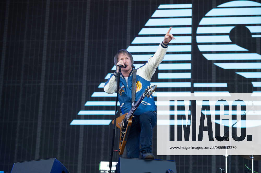 IPA85869149 - England, Isle of Wight Festival - Friday - Ash - Pictured: Tim Wheeler