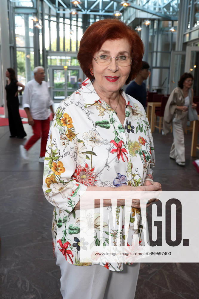 Heidrun von Goessel bei der Premiere der Komödie Höchste Zeit, Komödie Winterhuder Fährhaus. In der Musicalkomödie mit Hits der 70er bis 90er Jahre geht es um vier Frauen in den Wechseljahren, die sich kurz vor einer Hochzeit mit den großen Fragen rund um Liebe, Ehe und den perfekten Partner auseinandersetzen, Hamburg 19.6.2026