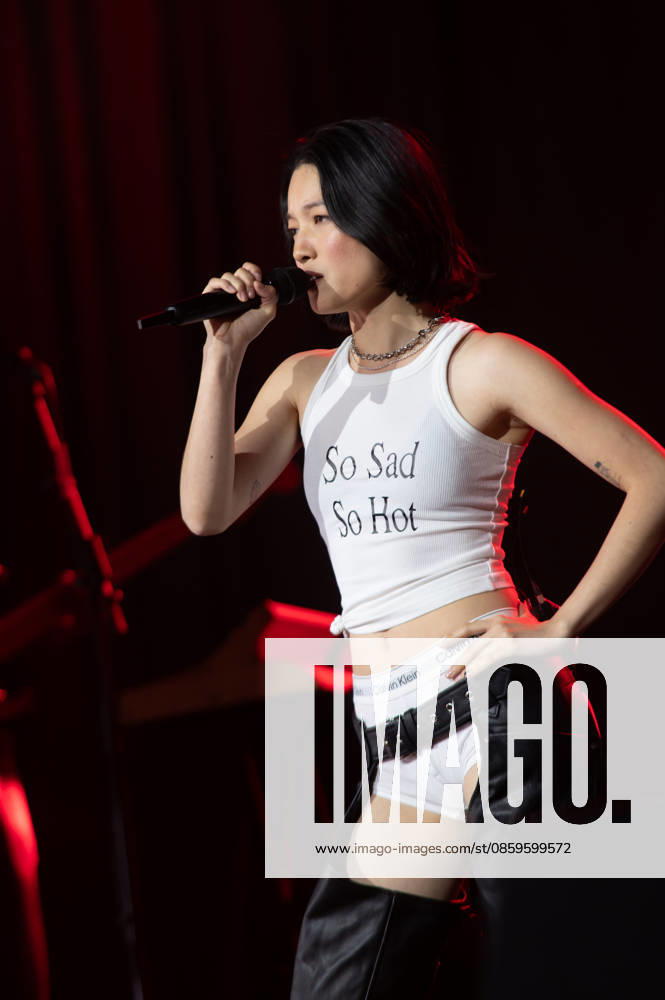 IPA85876958 - England, Isle of Wight Festival - Friday - Chloe Qisha
