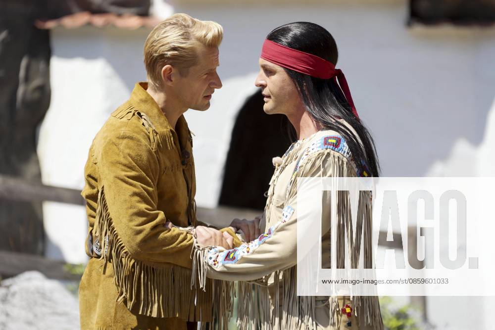 ABB KARLMAY- Bastian Semm Old Shatterhand Alexander Klaws Winnetou die Schauspieler in Maske und Kostuem am Freitag 19.06.2026 bei der Generalprobe zum Stueck Im Tal des Todes bei den Karl-May-Spielen 2026 im Indian Village am Kalkberg Die Premiere findet am 27. Juni in der Freilichtbuehne am Kalkberg in Bad Segeberg statt Schleswig-Holstein Deutschland