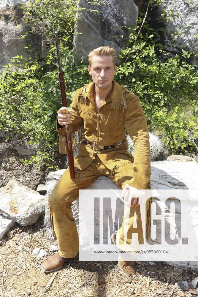 ABB KARLMAY- Bastian Semm Old Shatterhand die Schauspieler in Maske und Kostuem am Freitag 19.06.2026 bei der Generalprobe zum Stueck Im Tal des Todes bei den Karl-May-Spielen 2026 im Indian Village am Kalkberg Die Premiere findet am 27. Juni in der Freilichtbuehne am Kalkberg in Bad Segeberg statt Schleswig-Holstein Deutschland