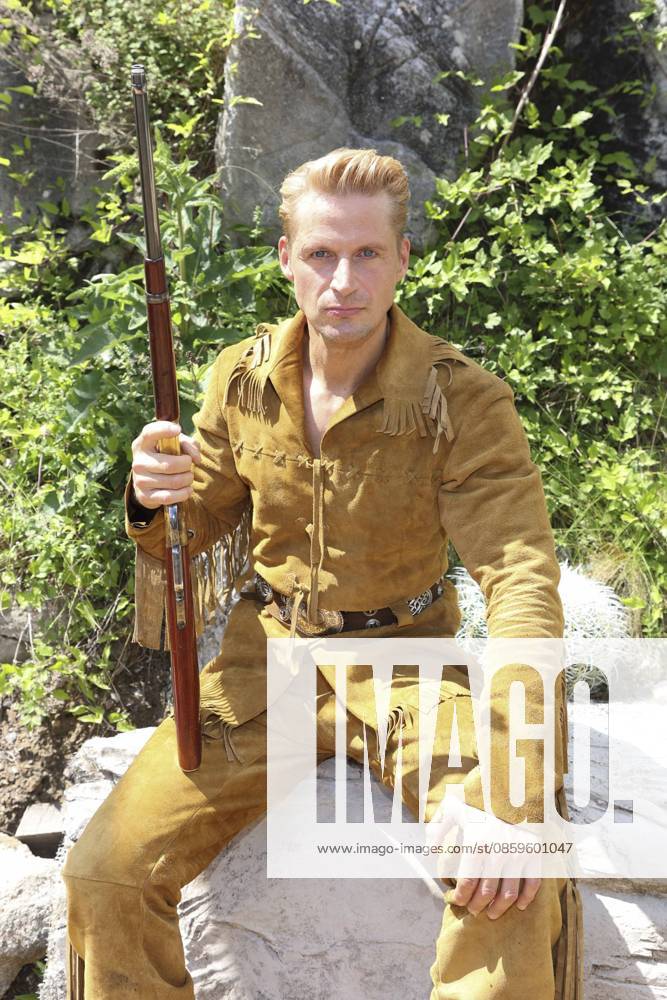 ABB KARLMAY- Bastian Semm Old Shatterhand die Schauspieler in Maske und Kostuem am Freitag 19.06.2026 bei der Generalprobe zum Stueck Im Tal des Todes bei den Karl-May-Spielen 2026 im Indian Village am Kalkberg Die Premiere findet am 27. Juni in der Freilichtbuehne am Kalkberg in Bad Segeberg statt Schleswig-Holstein Deutschland
