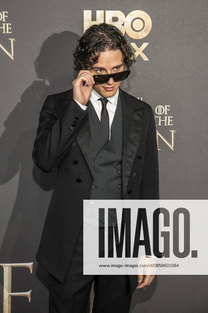 ABB HBO- Harry Collett Sonnenbrille zu Gast auf dem schwarzen Teppich bei der Deutschland Premiere zur dritten Staffel der HBO Original Serie House of the Dragon im Kino International am 19.06.2026 in Berlin Berlin Deutschland