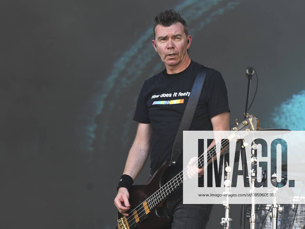 Guitarist Nick Chaplin of Slowdive performs during the music festival Metronome Prague, on June 20, 2026, in Prague, Czech Republic. (CTKxPhoto MichalxKrumphanzl) CTKPhotoP2026062004454 CTKPhotoP2026062004454