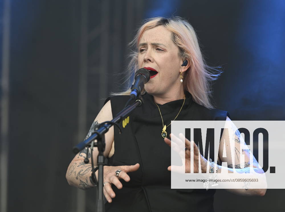 Singer Rachel Goswell of Slowdive performs during the music festival Metronome Prague, on June 20, 2026, in Prague, Czech Republic. (CTKxPhoto MichalxKrumphanzl) CTKPhotoP2026062004461 CTKPhotoP2026062004461