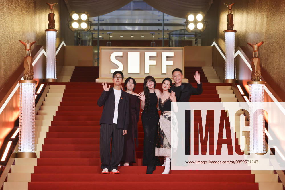 Director Liu Xiaoyang, screenwriter Zhang Xiaoying, actress Vicky Chen (aka Wen Qi), actress Ni Hongjie and actor Yu Entai arrive at the red carpet of the closing ceremony for the 28th Shanghai International Film Festival on June 20, 2026 in Shanghai, China.