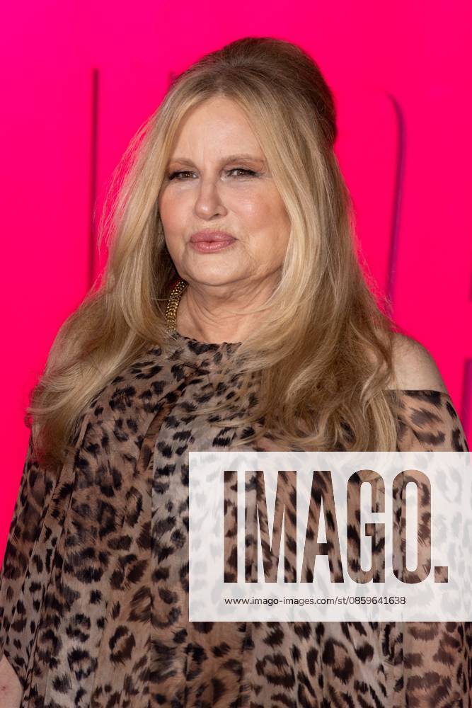 Jennifer Coolidge at arrivals for ELLE WORLD Grand Opening, Hall des Lumieres, New York, NY, June 20, 2026. Photo By: Ryan Billings Everett Collection ELLE WORLD Grand Opening PUBLICATIONXNOTxINxCANxCHNxFRAxITAxJPNxNORxPOLxRUSxESPxUKxUSA