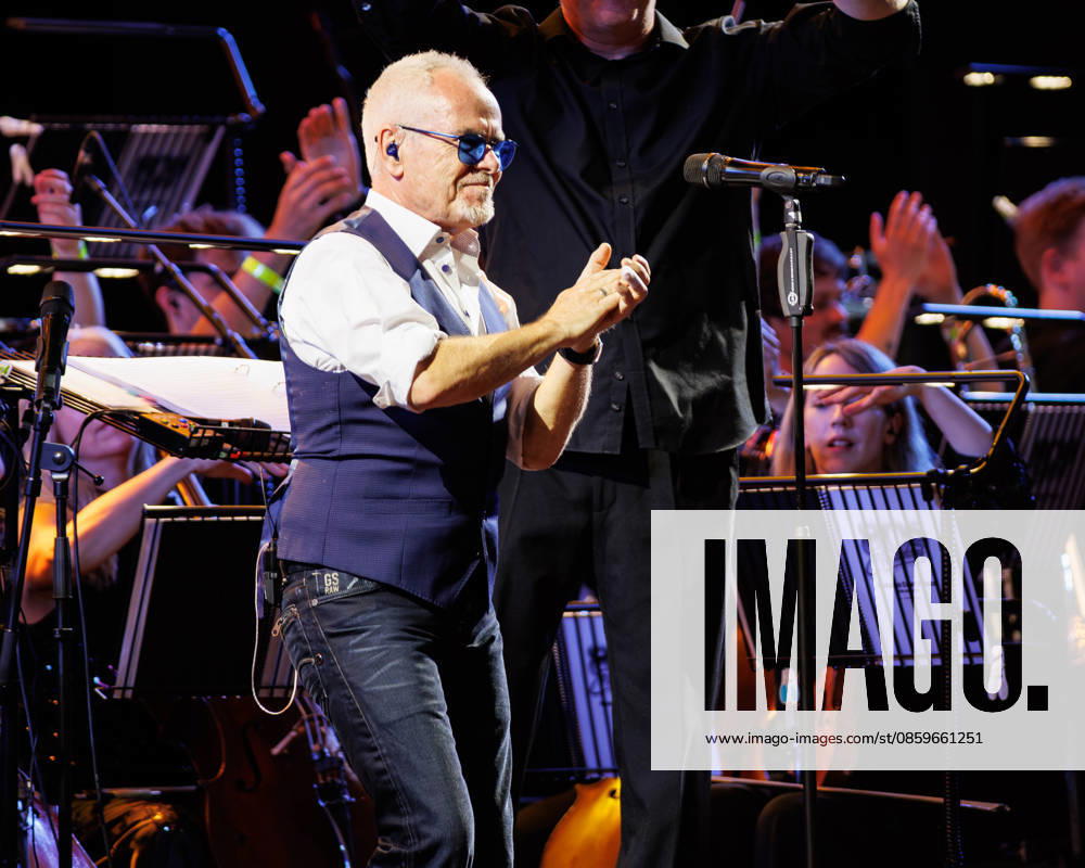 Nik Kershaw performing live at the 80s Classical Show at the Hampton Court Palace Festival, London, UK on 20th June 2026 Nik Kershaw performing live at the 80s Classical Show at the Hampton Court Palace Festival, London, UK on 20th June 2026, Credit:Manuela Langotsch Avalon United Kingdom, London, Hampton Court Palace Festival