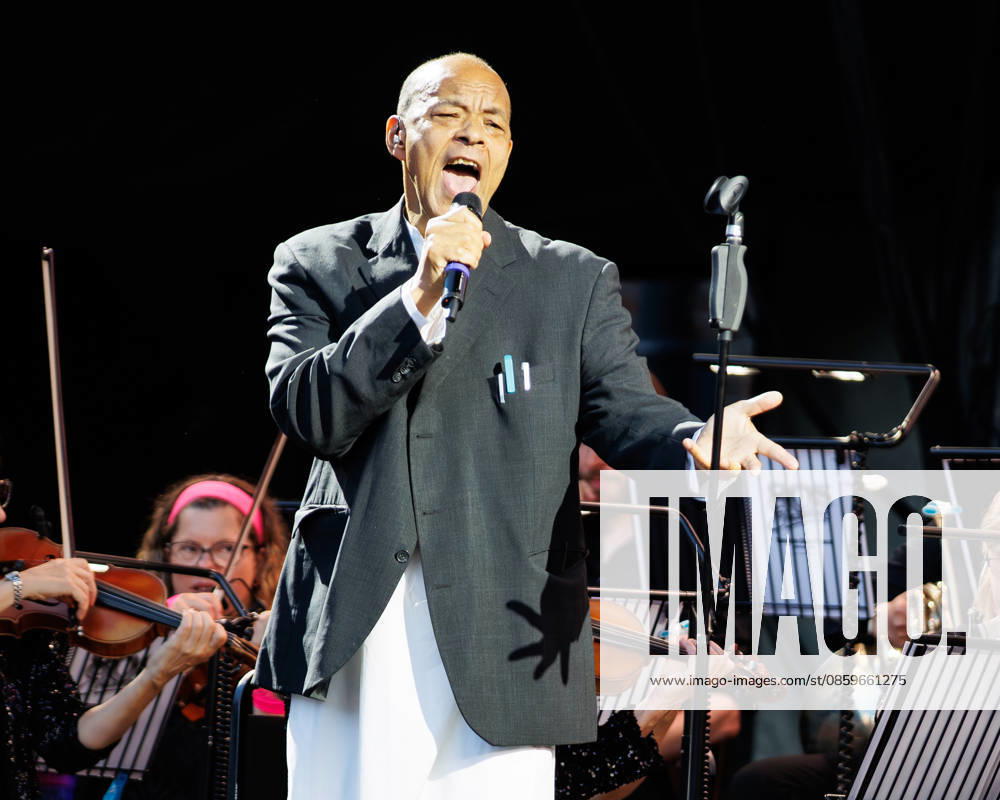 Roland Gift of Fine Young Cannibals performing live at the 80s Classical Show at the Hampton Court Palace Festival, London, UK on 20th June 2026 Roland Gift of Fine Young Cannibals performing live at the 80s Classical Show at the Hampton Court Palace Festival, London, UK on 20th June 2026, Credit:Manuela Langotsch Avalon United Kingdom, London, Hampton Court Palace Festival