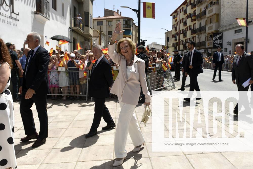 3rd Manolo Barrós International Congress on Amyotrophic Lateral Sclerosis (ALS) in La Roda, Albacete. Queen Sofía upon her arrival at the 3rd Manolo Barrós International Congress on Amyotrophic Lateral Sclerosis (ALS) at the Posada del Sol on June 22, 2026, in La Roda, Albacete, Castilla-La Mancha, Spain. The conference, organized by the Queen Sofia Foundation in collaboration with the CIEN Foundation (Center for Research on Neurological Diseases), brings together leading international researchers, healthcare professionals, and patient groups to exchange knowledge, raise awareness of the disease, and advance the search for a cure. JUNE 22, 2026 Víctor Ferná La Roda, Albacete, Castilla-La Mancha, Spain,detected_source_language