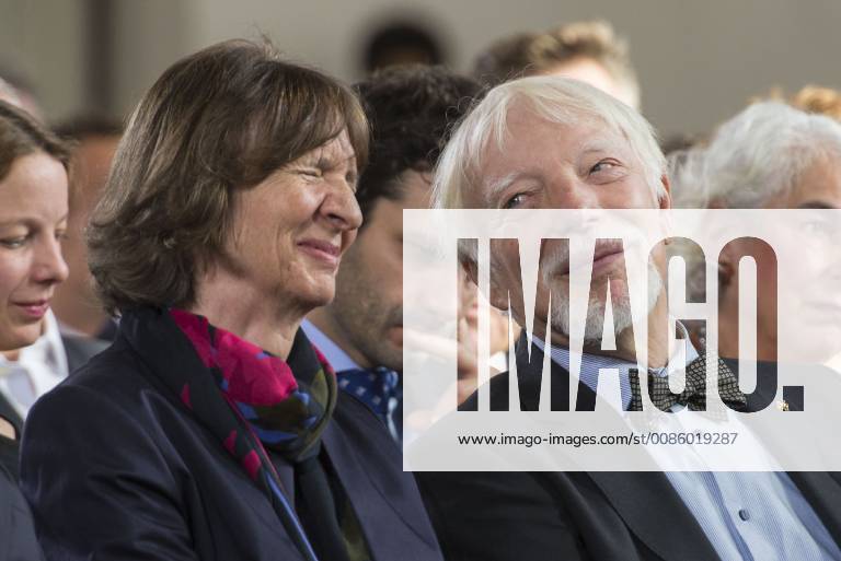 Die Kulturwissenschaftler Aleida (71) und Jan Assmann (80) haben am Sonntag (14.10.18) in der Frankfurter Paulskirche den Friedenspreis des Deutschen Buchhandels erhalten (Foto). (Siehe epd-Meldung vom 14.10.18) Friedenspreis an Aleida und Jan Assmann verliehen