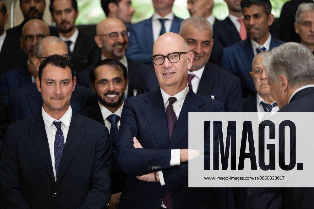 Roland Lescure, Minister of the Economy, Finance, and Industrial, Energy, and Digital Sovereignty, during a meeting between the French president and the Sultan of Oman in Paris, France, on June 29, 2026 Grégoire Campione Pool Bestimage French President Emmanuel Macron and Oman’s Sultan Haitham bin Tarik pose during a meeting with business leaders in Paris, France, on June 29, 2026 Paris, France