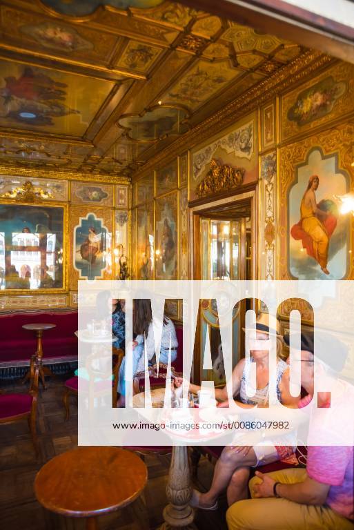 Venedig, Markusplatz, Cafe Florian - Venice, Piazza San Marco, Caffe Florian