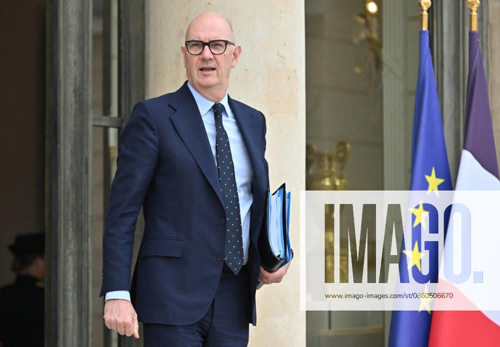 Roland Lescure, Minister of the Economy, Finance, and Industrial, Energy, and Digital Sovereignty, Ministers leaving the weekly cabinet meeting at the Élysée Palace in Paris, France, on July 1, 2026. Christian Liewig Bestimage. Paris, France