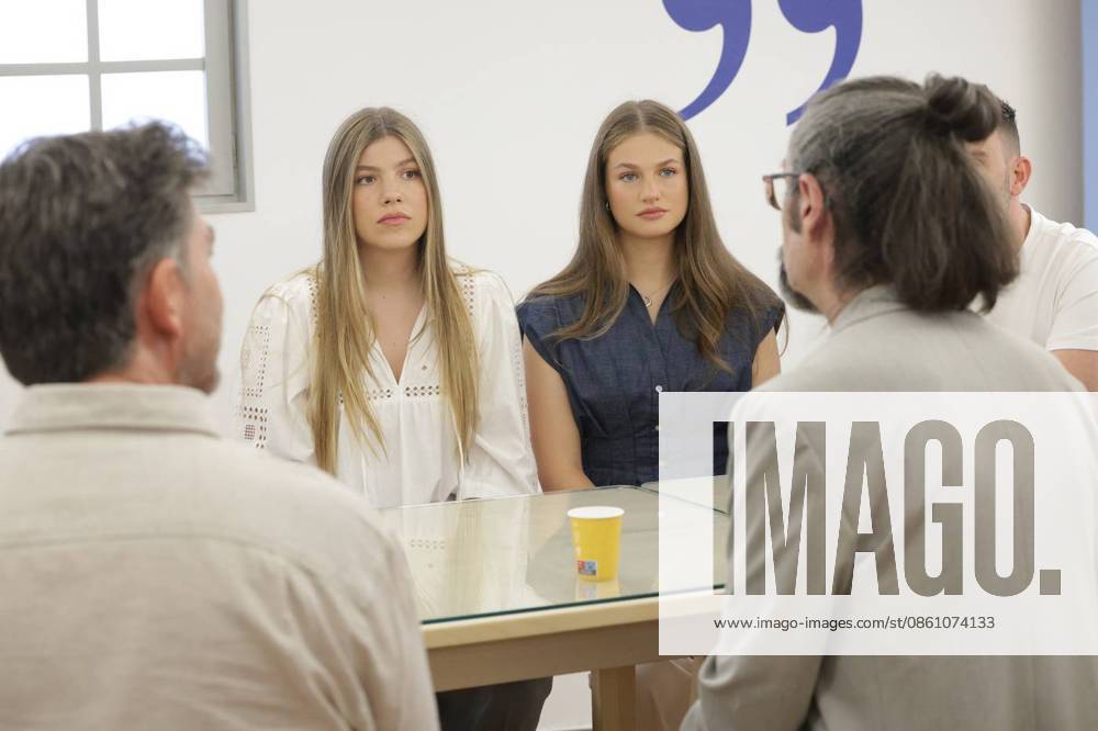 Infanta Sofia, accompanied by Princess Leonor, attends several sustainability workshops before presiding over the first edition of the Ibercaja Foundation s Leading Teachers grants in Zaragoza, Spain. July 8, 2026 La infanta Sofia, acompanada de la princesa Leonor, asiste a varios talleres sobre sostenibilidad antes de presidir la primera edición de las ayudas Docentes Referentes de la Fundación Ibercaja en Zaragoza, Espana. 08 de Julio de 2026 POOL Casa Real Cordon Press Cordon Press