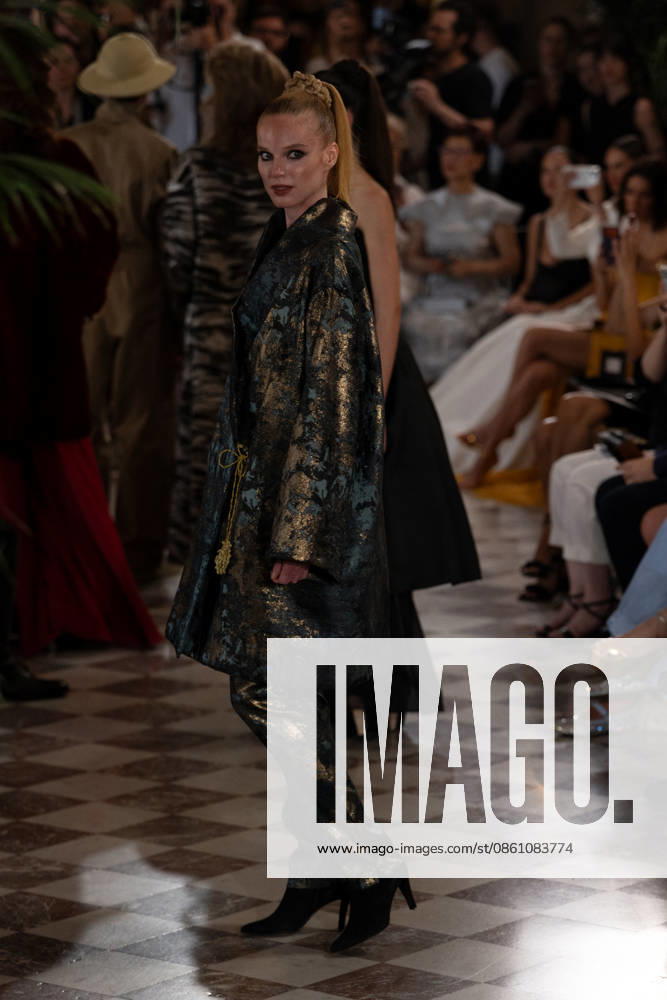 PFW - Franck Sorbier Runway A model walks the runway during the Franck Sorbier Haute Couture Fall Winter 2026 2027 show as part of Paris Fashion Week in Paris, France on July 08, 2026. Photo by Laurent Zabulon ABACAPRESS.COM