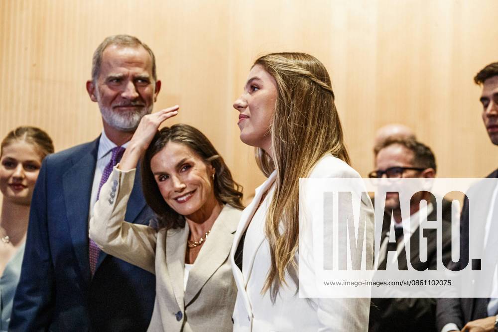 Infanta Sofia, along with King Felipe and Queen Letizia and Princess Leonor, presided over the Leading Teachers event of the Ibercaja Foundation, where Infanta Sofia gave her first solo speech, in Zaragoza on Wednesday, July 8, 2026. La Infanta Sofia junto a los reyes Felipe y Letizia y la princesa Leonor presiden el evento Docentes Referentes de la Fundación Ibercaja, donde la infanta Sofia realiza su primer discurso en solitario, en Zaragoza el miércoles 8 de julio de 2026. 900 LOF Cordon Press Cordon Press
