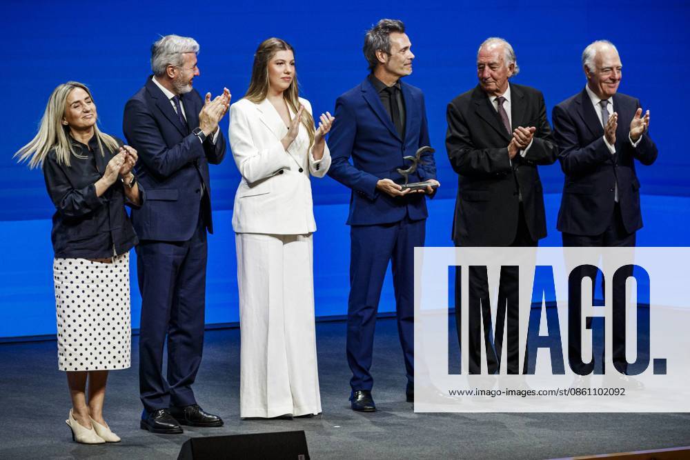 Infanta Sofia, along with King Felipe and Queen Letizia and Princess Leonor, presided over the Leading Teachers event of the Ibercaja Foundation, where Infanta Sofia gave her first solo speech, in Zaragoza on Wednesday, July 8, 2026. La Infanta Sofia junto a los reyes Felipe y Letizia y la princesa Leonor presiden el evento Docentes Referentes de la Fundación Ibercaja, donde la infanta Sofia realiza su primer discurso en solitario, en Zaragoza el miércoles 8 de julio de 2026. 900 LOF Cordon Press Cordon Press