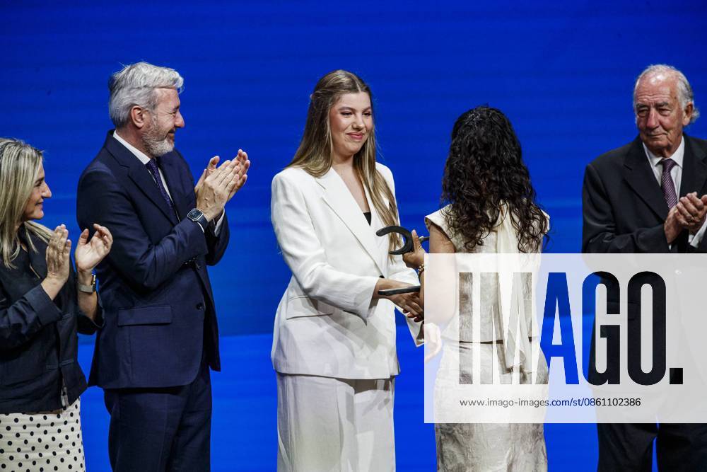 Infanta Sofia, along with King Felipe and Queen Letizia and Princess Leonor, presided over the Leading Teachers event of the Ibercaja Foundation, where Infanta Sofia gave her first solo speech, in Zaragoza on Wednesday, July 8, 2026. La Infanta Sofia junto a los reyes Felipe y Letizia y la princesa Leonor presiden el evento Docentes Referentes de la Fundación Ibercaja, donde la infanta Sofia realiza su primer discurso en solitario, en Zaragoza el miércoles 8 de julio de 2026. 900 LOF Cordon Press Cordon Press