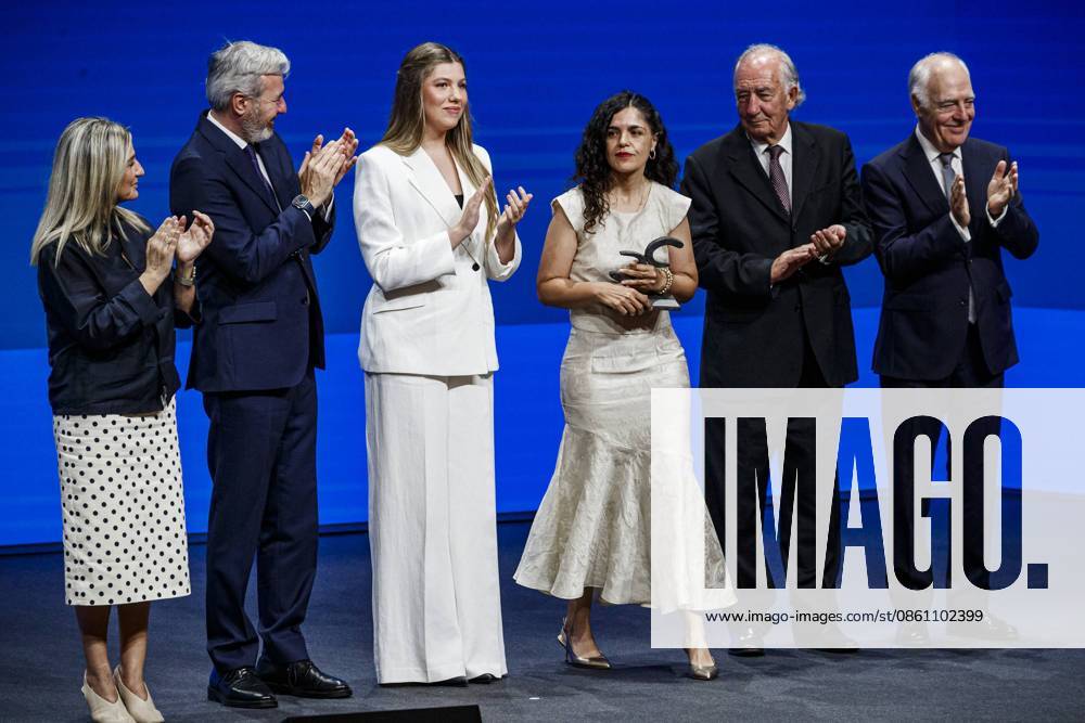 Infanta Sofia, along with King Felipe and Queen Letizia and Princess Leonor, presided over the Leading Teachers event of the Ibercaja Foundation, where Infanta Sofia gave her first solo speech, in Zaragoza on Wednesday, July 8, 2026. La Infanta Sofia junto a los reyes Felipe y Letizia y la princesa Leonor presiden el evento Docentes Referentes de la Fundación Ibercaja, donde la infanta Sofia realiza su primer discurso en solitario, en Zaragoza el miércoles 8 de julio de 2026. 900 LOF Cordon Press Cordon Press